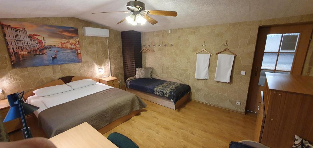Aparthotel 4 ,, Cosy House Billiard " - Sauna & Parking كاوناس المظهر الخارجي الصورة