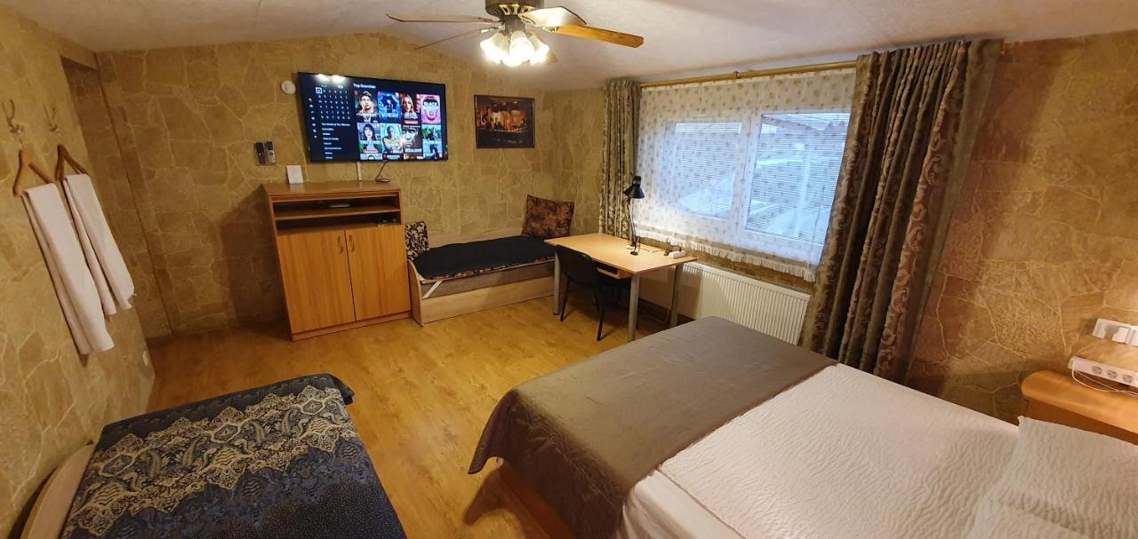 Aparthotel 4 ,, Cosy House Billiard " - Sauna & Parking كاوناس المظهر الخارجي الصورة
